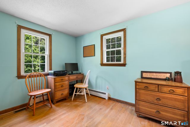 39 Plainfield Street, Enfield, CT 06082