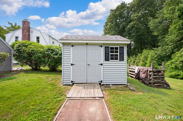 39 Plainfield Street, Enfield, CT 06082