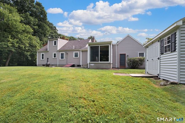 39 Plainfield Street, Enfield, CT 06082
