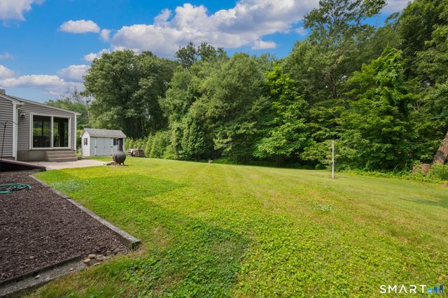 39 Plainfield Street, Enfield, CT 06082