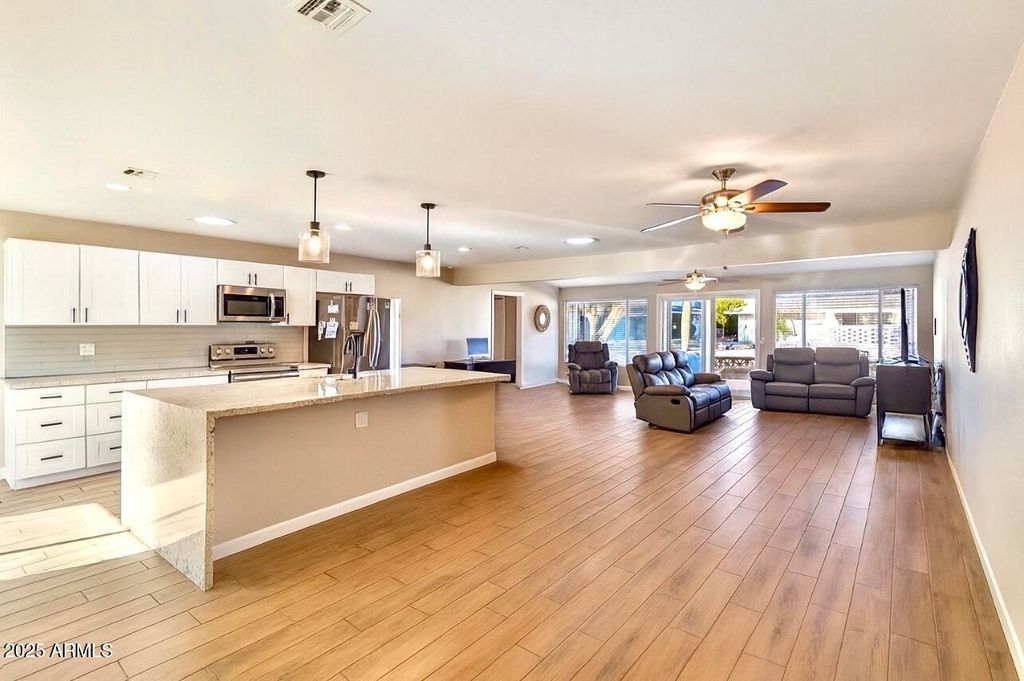 10508 W KELSO Drive, Sun City, AZ 85351