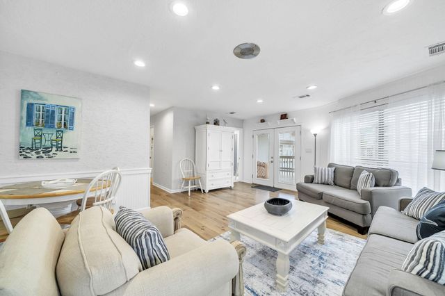 621 Choctaw Drive, Destin, FL 32541