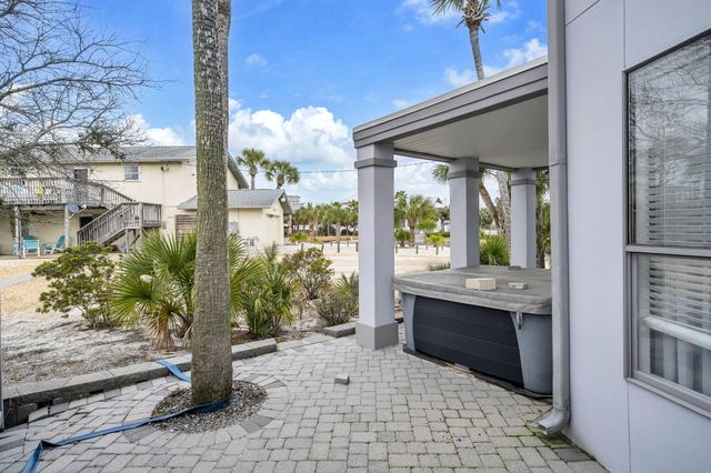 621 Choctaw Drive, Destin, FL 32541