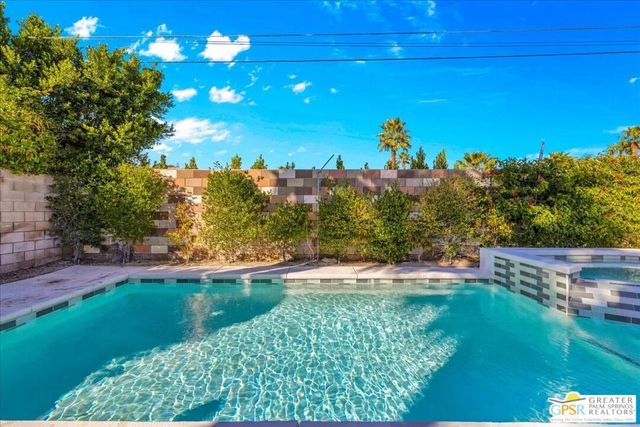 2222 E Wayne Road, Palm Springs, CA 92262