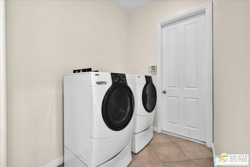 Image 38 of property listing at 2222 E Wayne Road, Palm Springs, CA 92262