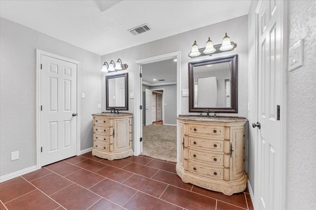 20 Timberline Drive, Trophy Club, TX 76262