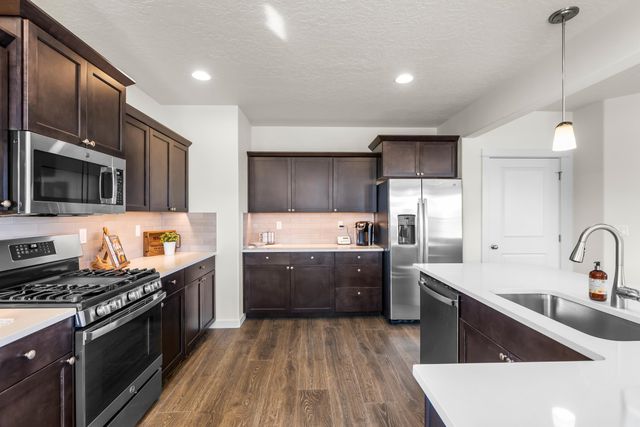 1638 W 68th Ave, Spokane, WA 99224