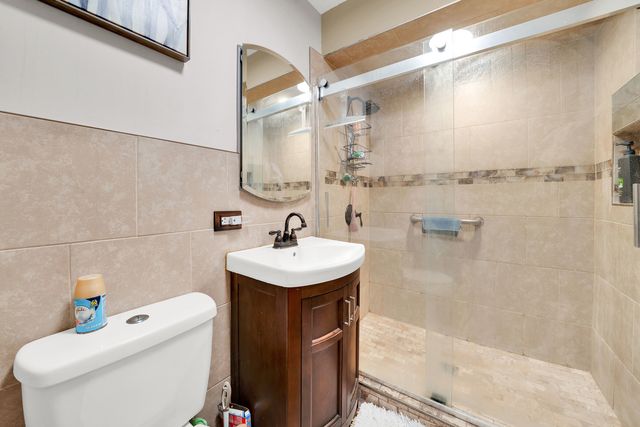 4033 W 109th Street, Oak Lawn, IL 60453