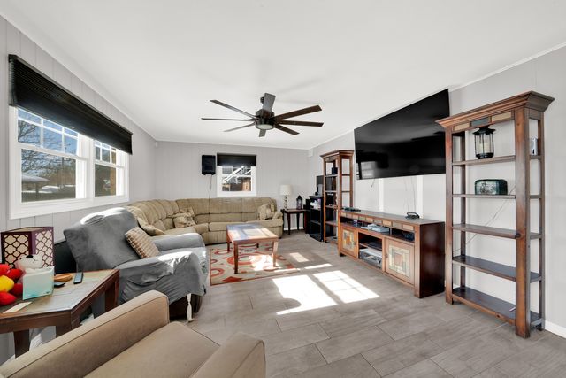 4033 W 109th Street, Oak Lawn, IL 60453