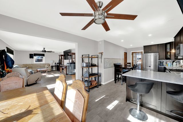 4033 W 109th Street, Oak Lawn, IL 60453