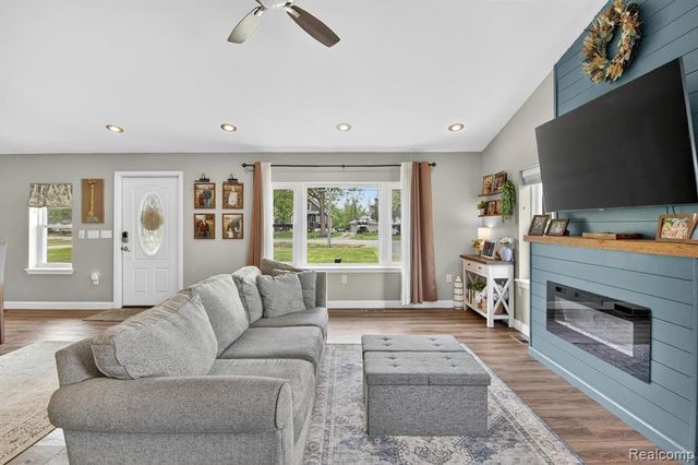 1020 Savage Road, Belleville, MI 48111