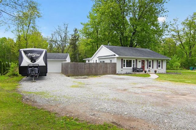 1020 Savage Road, Belleville, MI 48111