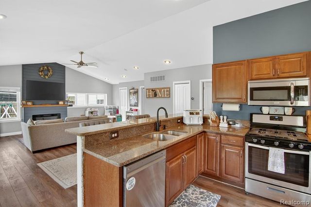 1020 Savage Road, Belleville, MI 48111