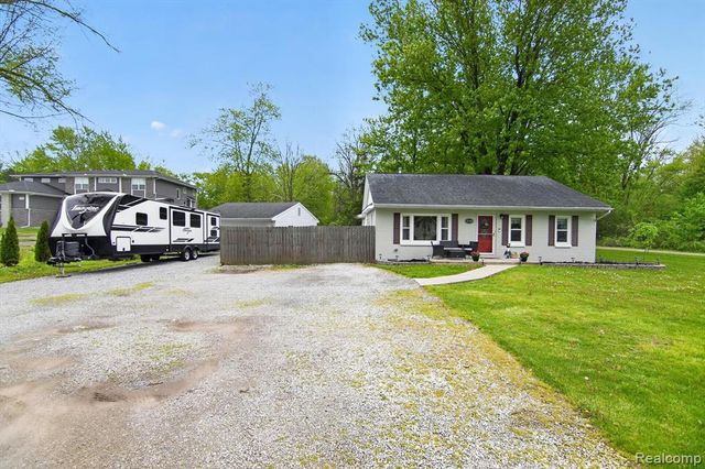 1020 Savage Road, Belleville, MI 48111