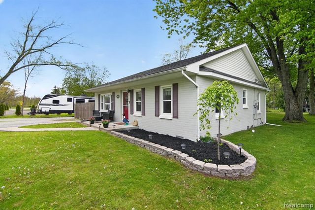 1020 Savage Road, Belleville, MI 48111