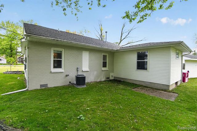 1020 Savage Road, Belleville, MI 48111