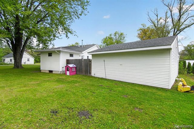 1020 Savage Road, Belleville, MI 48111