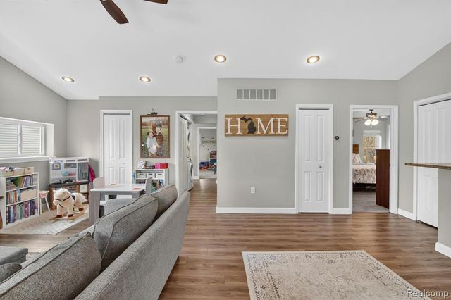 1020 Savage Road, Belleville, MI 48111