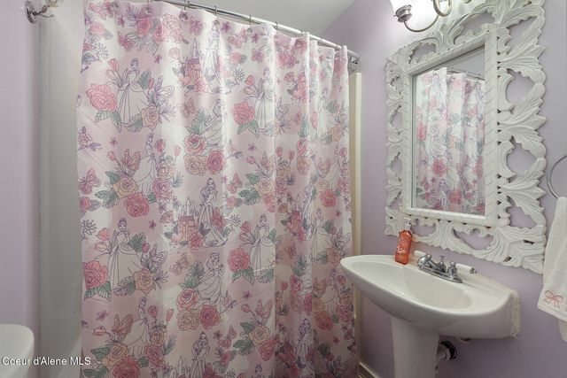 506 E Shore Pines CT, Post Falls, ID 83854