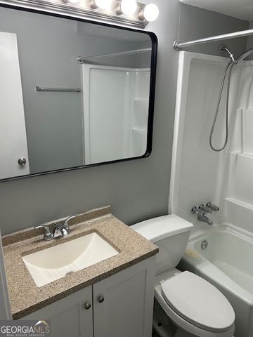 499 Oak Way, Lawrenceville, GA 30046
