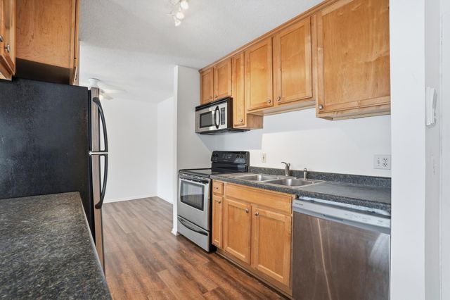 4130 Rahn Road 206, Eagan, MN 55122