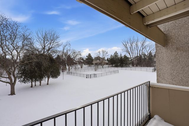 4130 Rahn Road 206, Eagan, MN 55122