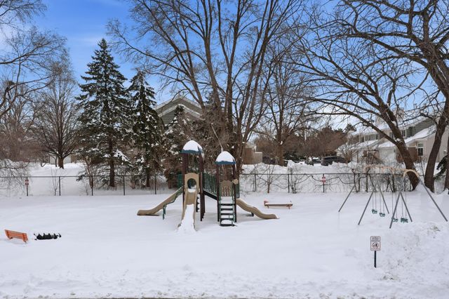 4130 Rahn Road 206, Eagan, MN 55122