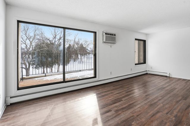 4130 Rahn Road 206, Eagan, MN 55122