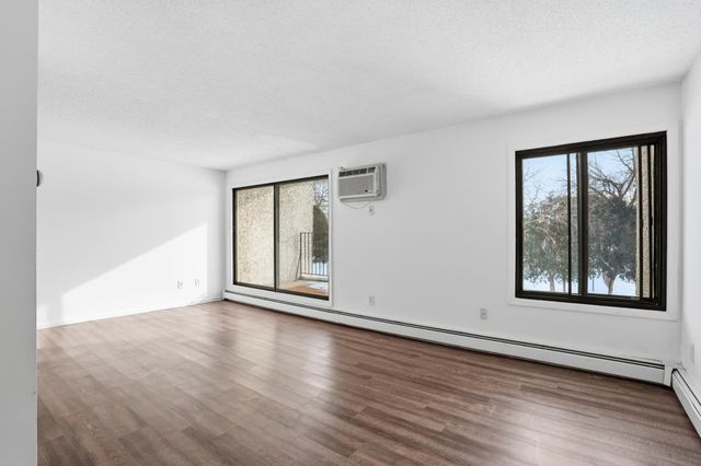 4130 Rahn Road 206, Eagan, MN 55122