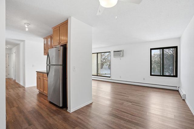 4130 Rahn Road 206, Eagan, MN 55122