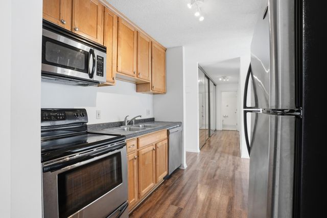 4130 Rahn Road 206, Eagan, MN 55122