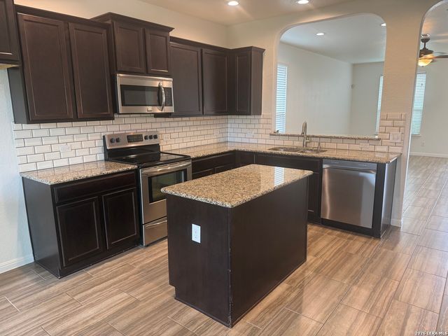 2257 Olive Hill Dr., New Braunfels, TX 78130
