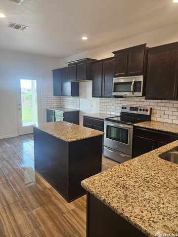 2257 Olive Hill Dr., New Braunfels, TX 78130