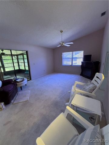9439 W Marquette Lane, Crystal River, FL 34428