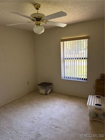 9439 W Marquette Lane, Crystal River, FL 34428