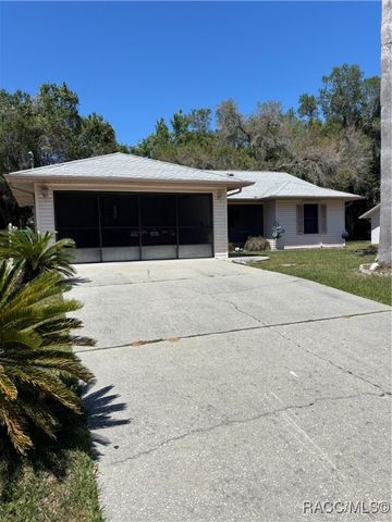 9439 W Marquette Lane, Crystal River, FL 34428