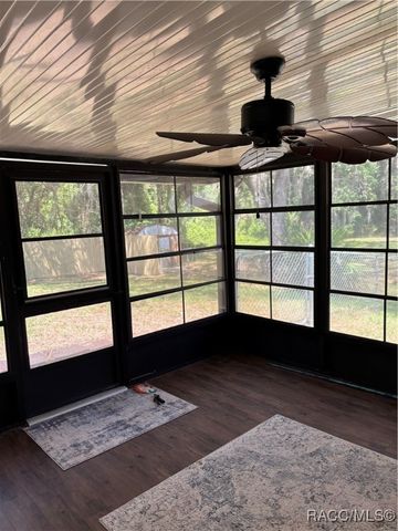 9439 W Marquette Lane, Crystal River, FL 34428