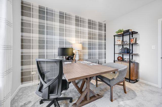 421 Cottrell Lane, Aurora, IL 60506