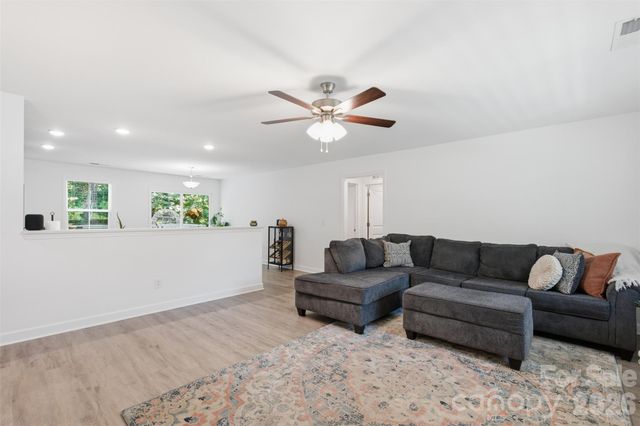 918 Brookwood Court, Statesville, NC 28677