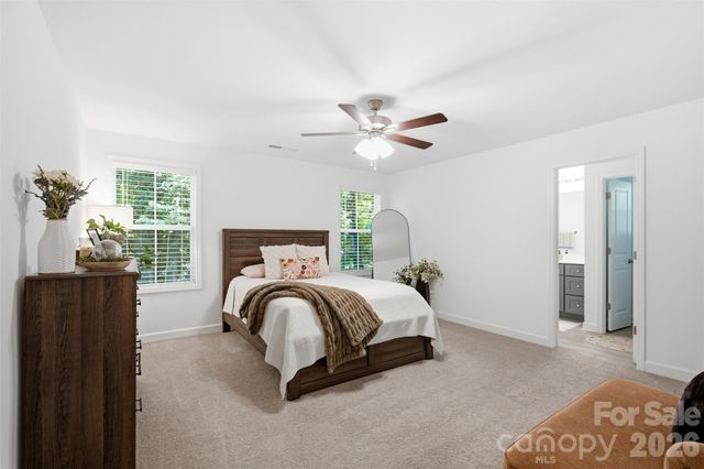 918 Brookwood Court, Statesville, NC 28677