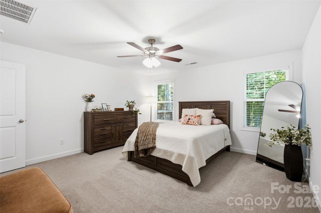 918 Brookwood Court, Statesville, NC 28677
