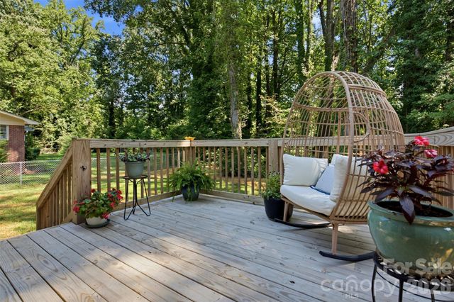 918 Brookwood Court, Statesville, NC 28677
