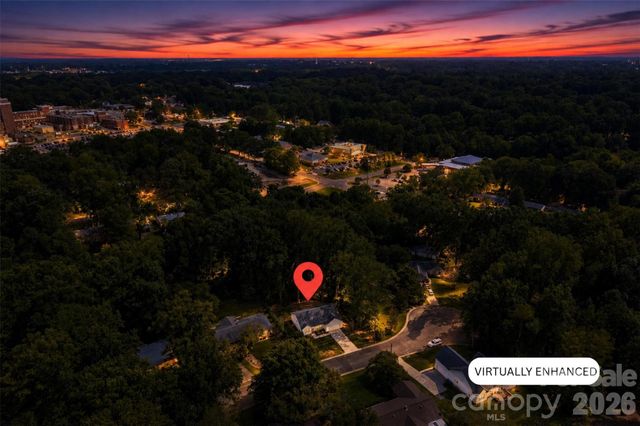 918 Brookwood Court, Statesville, NC 28677