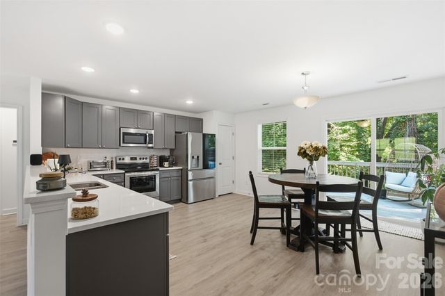 918 Brookwood Court, Statesville, NC 28677