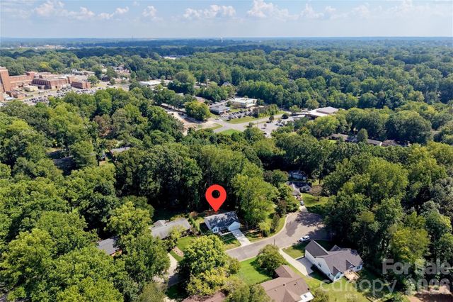 918 Brookwood Court, Statesville, NC 28677
