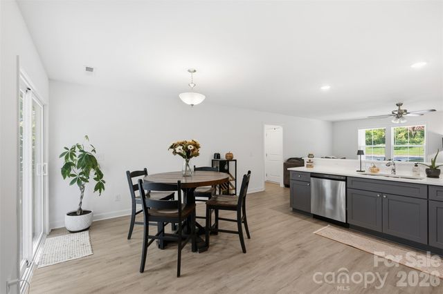 918 Brookwood Court, Statesville, NC 28677