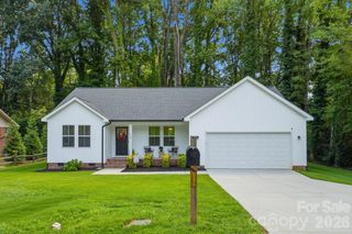 918 Brookwood Court, Statesville, NC 28677