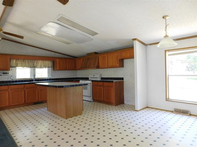 27134 Deerfield Lane, Edwardsburg, MI 49112