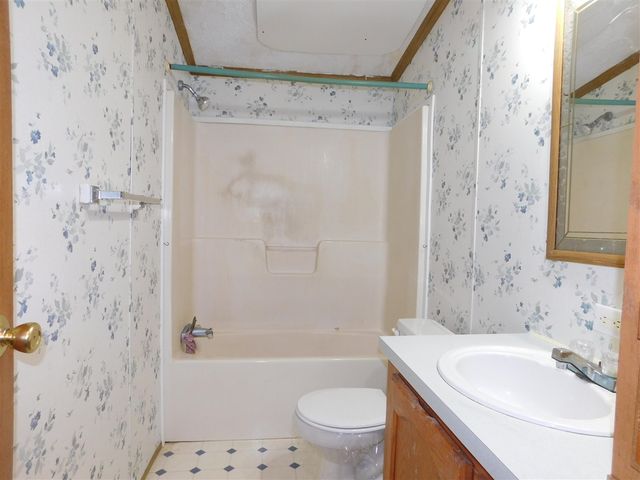 27134 Deerfield Lane, Edwardsburg, MI 49112