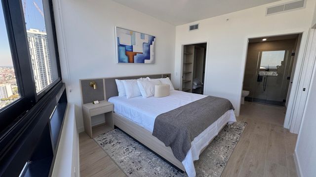 225 N Miami Avenue 3604, Miami, FL 33128